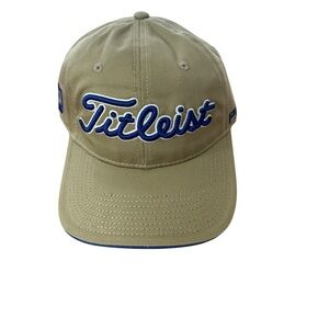 🧢✨ NEW Titleist Golf Cap – Khaki/Blue Embroidery – Never Worn ✨🧢
